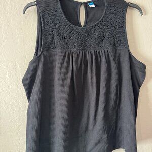 ❄️4/$15 Old Navy black Tank with Crochet Collar Size 2x, NWT